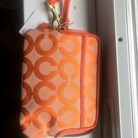 Coach Clutch - Picture 3 of 3